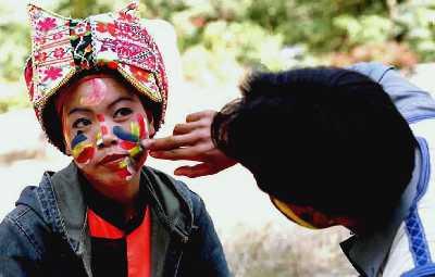 娱乐吃瓜酱彝族,娱乐吃瓜酱视角下的彝族文化魅力探索