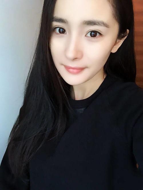 娱乐吃瓜酱化妆,变身时尚达人！