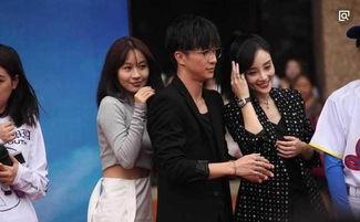 娱乐吃瓜男朋友,吃瓜男友的甜蜜与辛酸