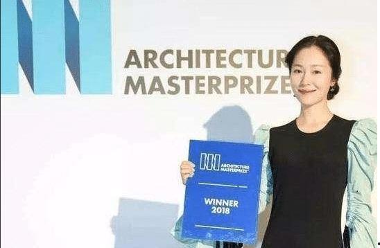 娱乐吃瓜人设崩塌小说,从娱乐明星到吃瓜群众的逆袭之路